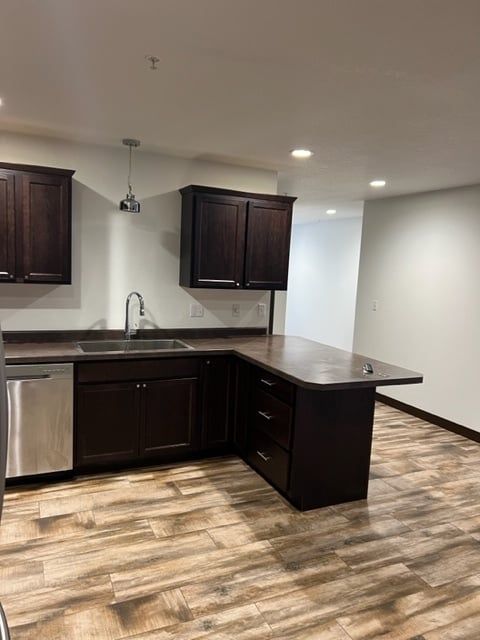 Building Photo - 1101 Linden Drive Unit 5