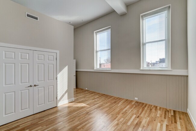 Foto del edificio - 10 W Leigh St