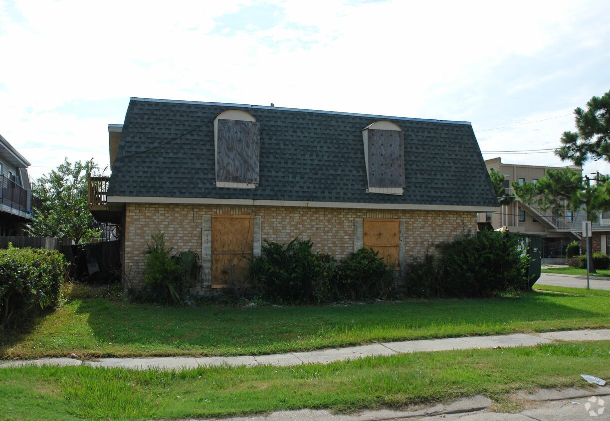 Building Photo - 2820 Houma Blvd