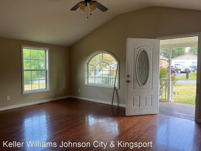 Building Photo - 3 br, 2 bath House - 121 Jefferson St