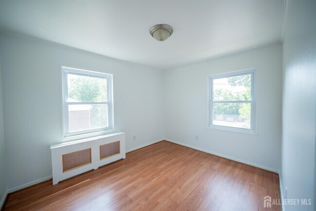Building Photo - 44 B Garfield Park
