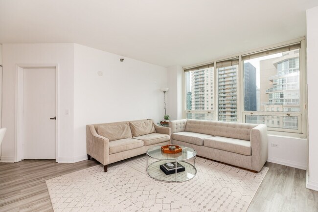 Foto del edificio - 33 W Ontario St