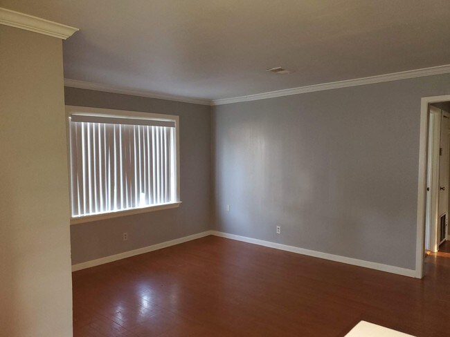 Building Photo - 3 br, 1 bath House - 1519 Clarence