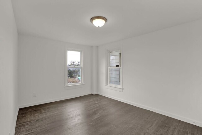Foto del edificio - 569 Pleasant St