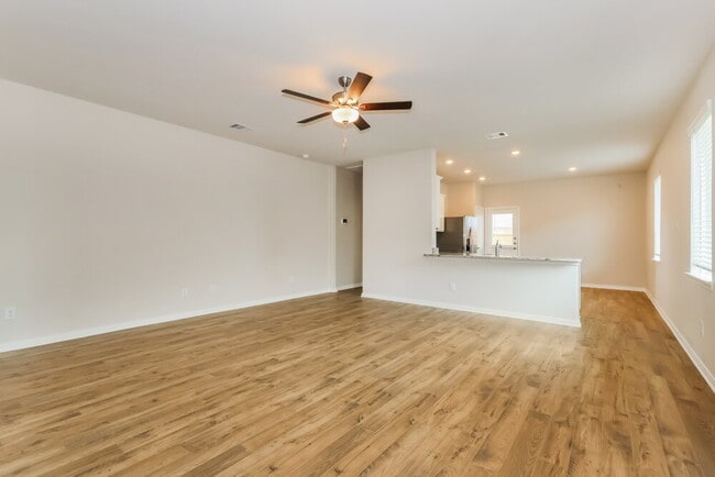 Building Photo - 15642 Plum Brk Dr