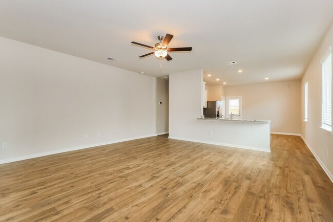 Foto del edificio - 15642 Plum Brk Dr