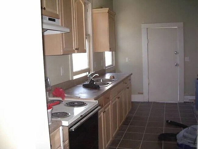 Kitchen - 718 23rd Ave