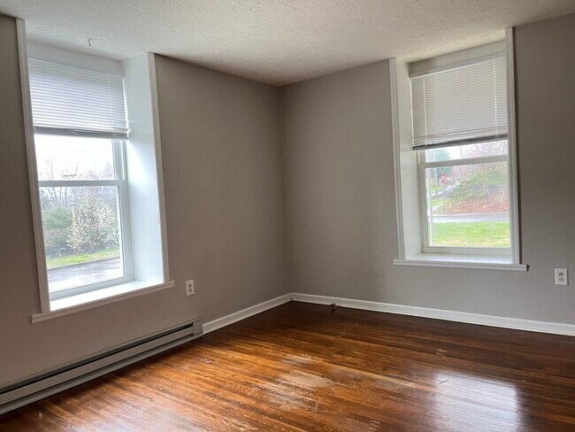 Foto del edificio - 729 E Maple St