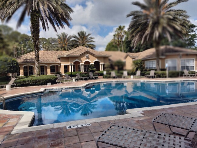 Building Photo - 520 Florida Club Blvd