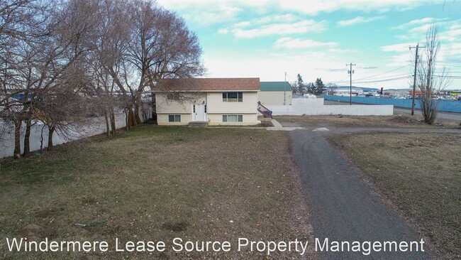 Building Photo - 2033 S Garfield Rd
