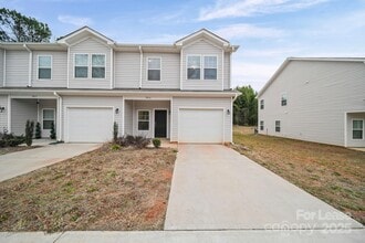 Building Photo - 916 S Battleground Ave