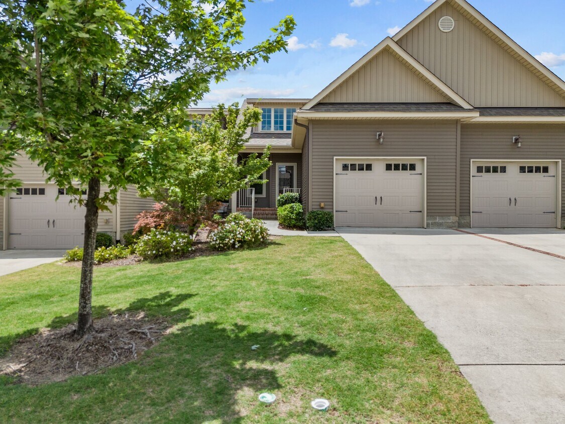 Primary Photo - 118 Cypress Cir
