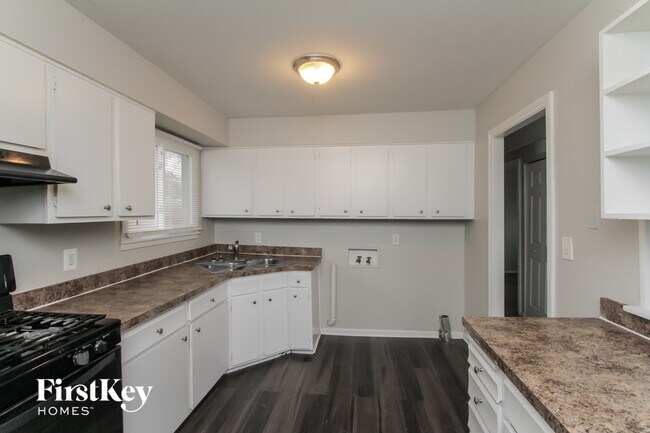 Building Photo - 21 Thrush St