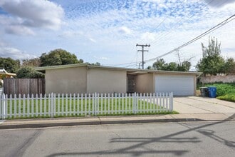 Building Photo - 1065 Barrett Ave