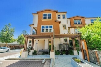 Building Photo - 4567 Huntington Ln