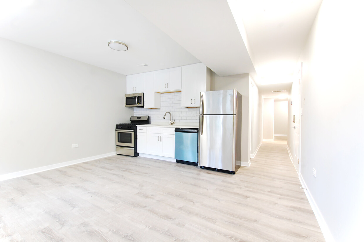 Primary Photo - Gut Rehab 8 unit walk up in West Loop!