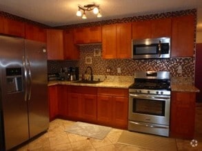 Building Photo - 355 Kalanianaole St