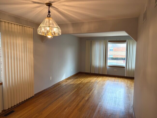 Foto del edificio - 3742 N Harlem Ave