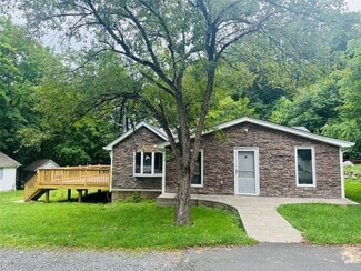 Building Photo - 302 S Mountain Rd