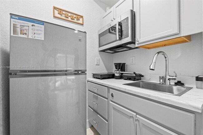 Foto del edificio - 206 NW 11th Ct