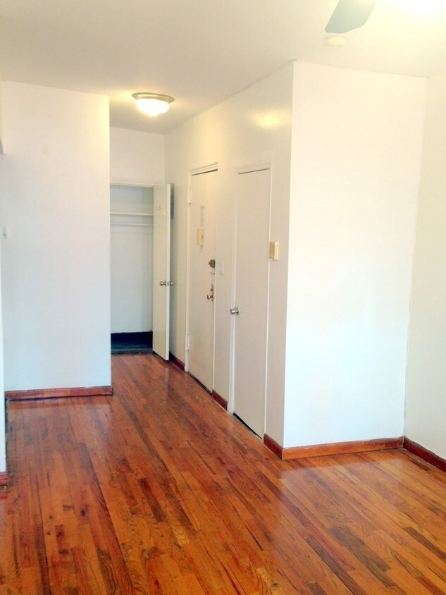 Foto principal - 409 W 54th St