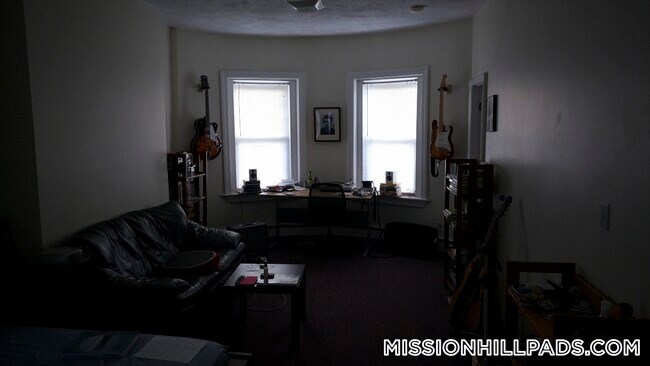 Building Photo - 16 Wait St