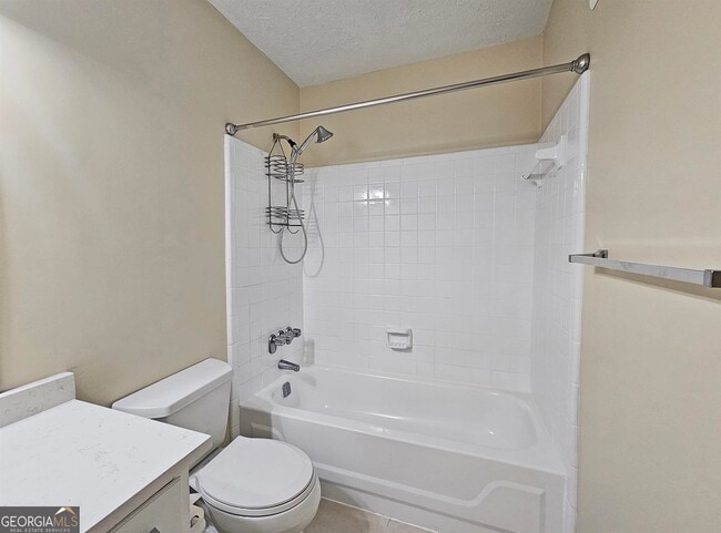 Building Photo - 3932 Cedar Cir