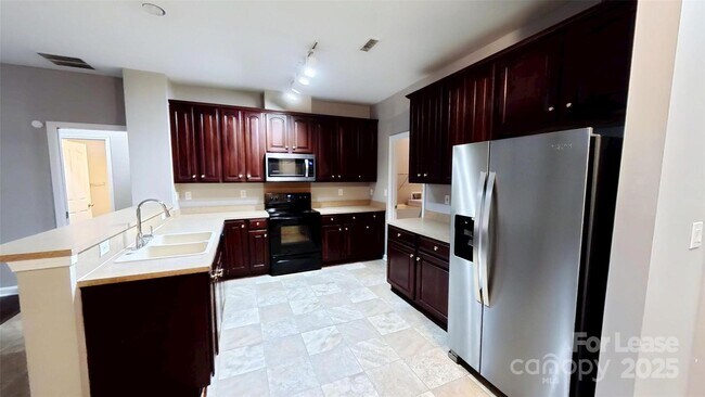 Foto del edificio - 2442 Windsor Chase Dr