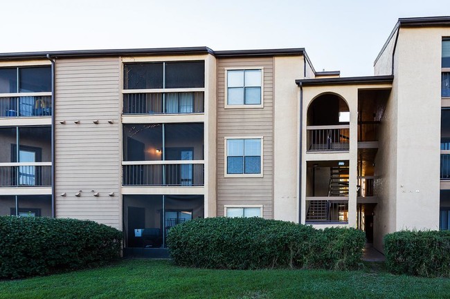 Building Photo - 2030 CASCADES BLVD. #204 KISSIMMEE FL 34741