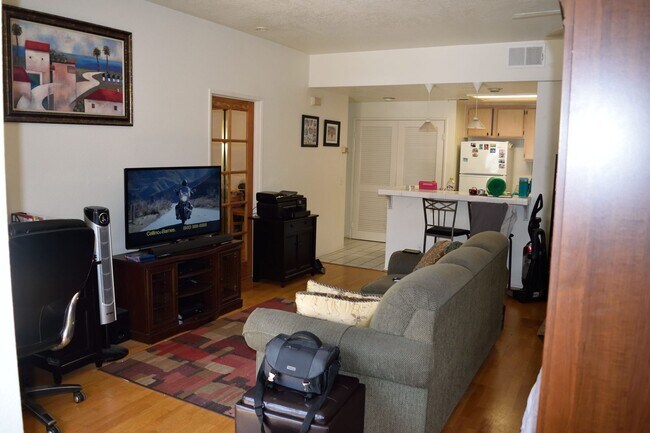 Foto del edificio - Oxnard Condominium 1 Bedroom 1 Bathroom pr...