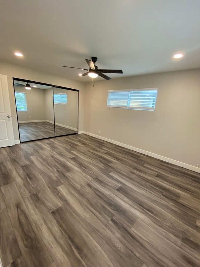 Building Photo - Single Level 3 bedroom 2 bathroom property...