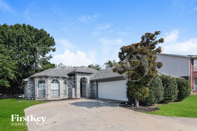 Building Photo - 701 Long Hill Ct