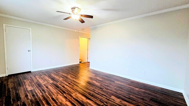 Foto del edificio - 3600 Charles Ct