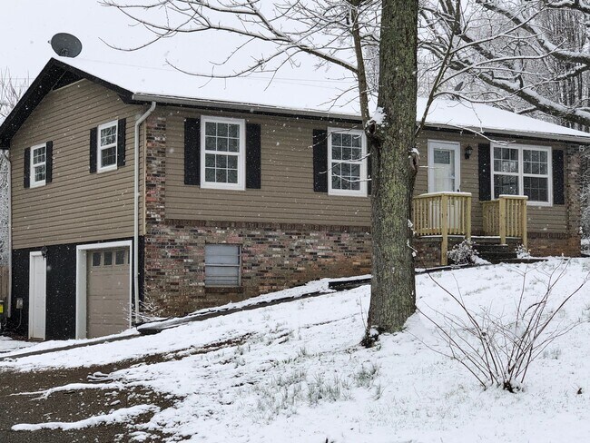 Building Photo - 410 Smoky Mountain Dr