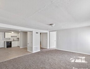 Building Photo - 741 Vine St