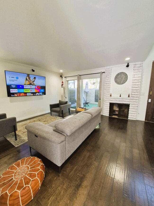 Building Photo - 5313 Sevilla Ct