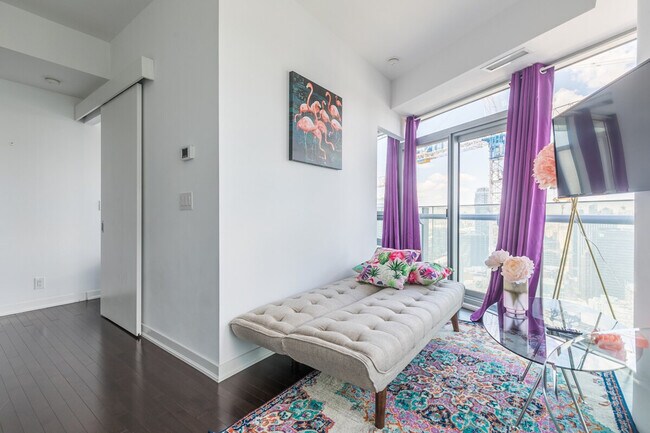 Photo du bâtiment - 807 York St