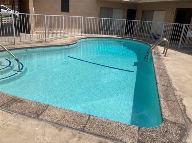 Foto del edificio - 1050 College View Dr