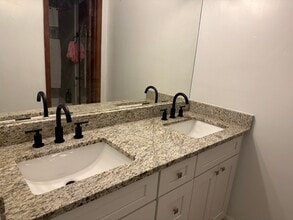 Building Photo - 507 Colonial Cir