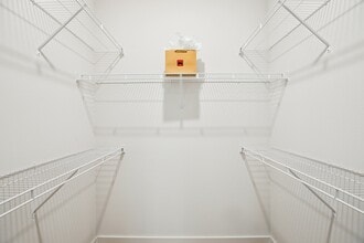 Building Photo - Matador