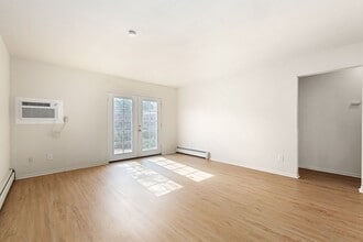 Building Photo - 405 E Thunderbird Dr