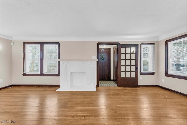 Building Photo - 15602 Walden Ave