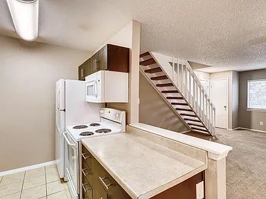 Foto del edificio - 4961 Garrison St