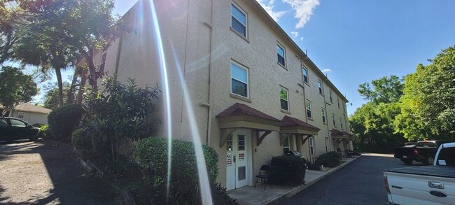 Building Photo - 110 Broward St