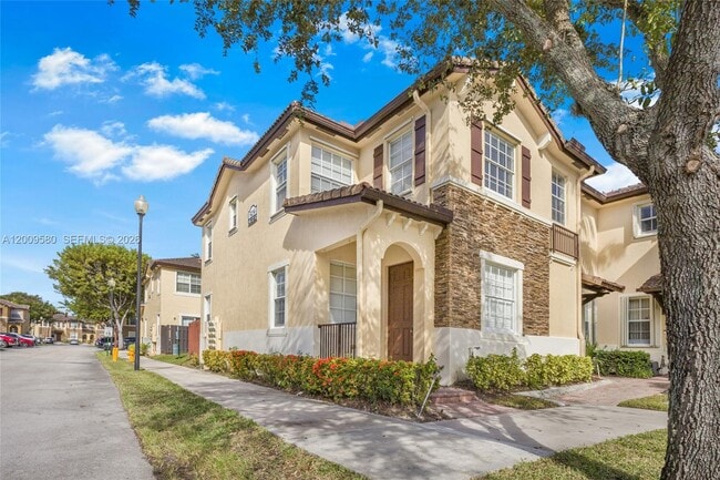 Foto del edificio - 9239 SW 227th St