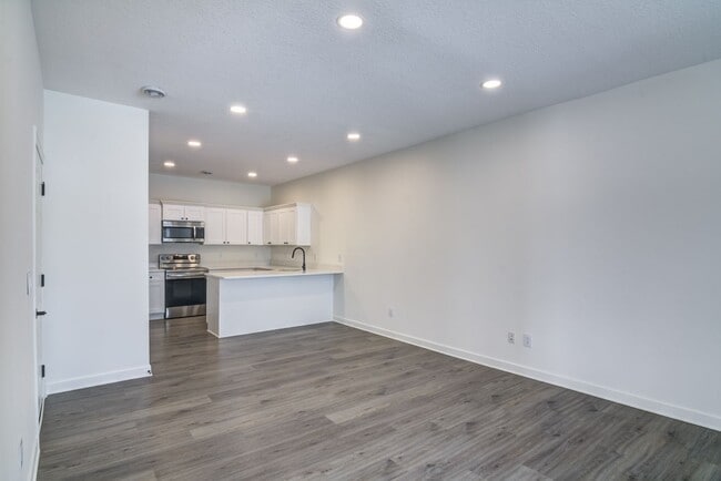 Building Photo - 2550 Dawes Place