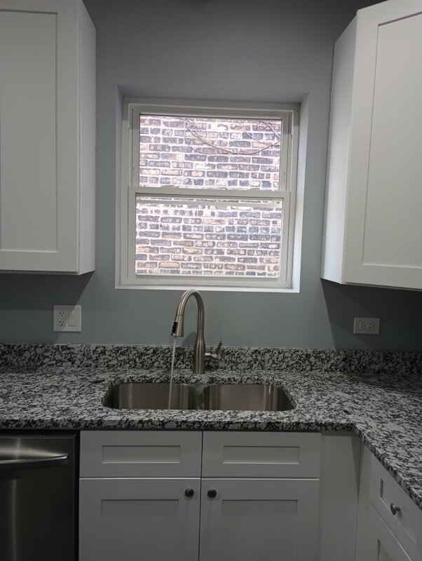 Kitchen - 7837 S Laflin St