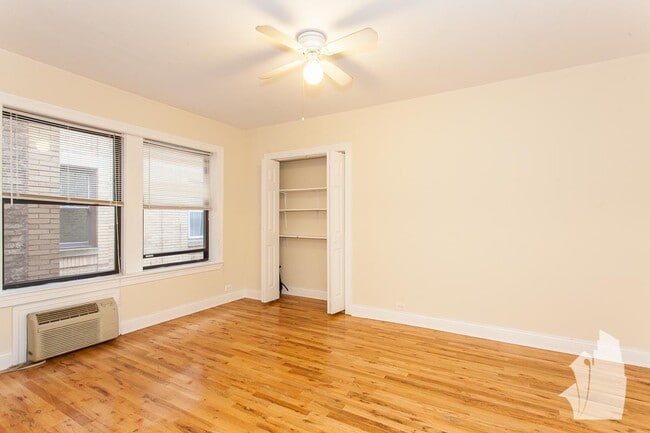Building Photo - 838 W Wolfram St