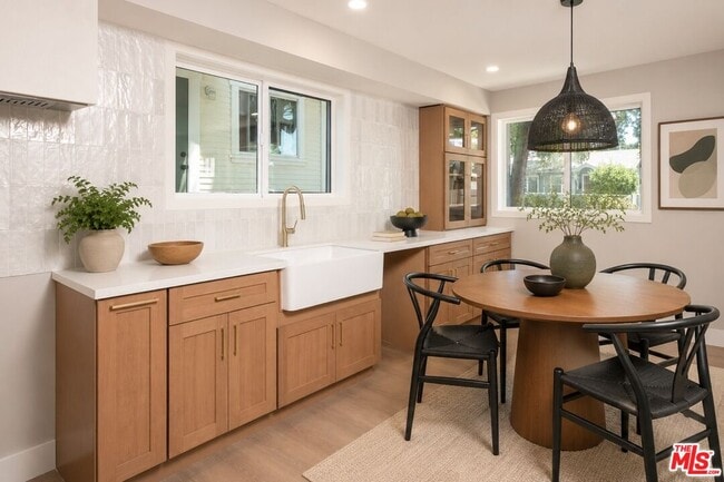 Foto del edificio - 591 E 9th St