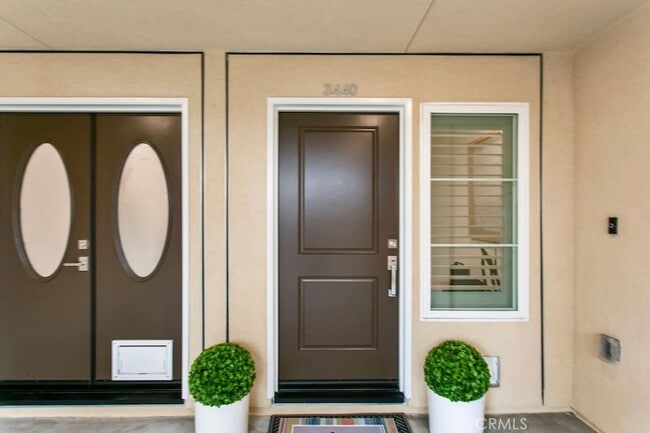 Building Photo - 3440 Doheny Way